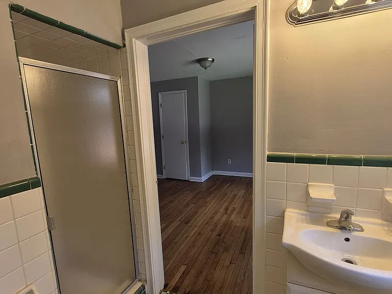 1908 Garrard St — Photo 11
