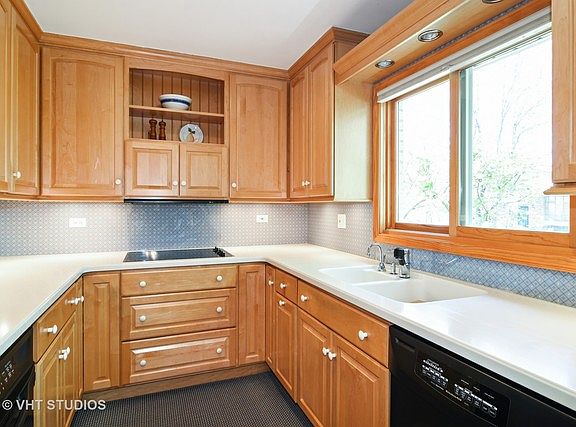 3rd image of 3205 N Walker Ln W