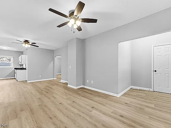 1537 Lakewood Ave — Photo 4
