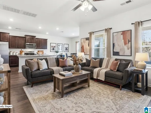 673 Johnnys Cv, Leeds, AL 35094