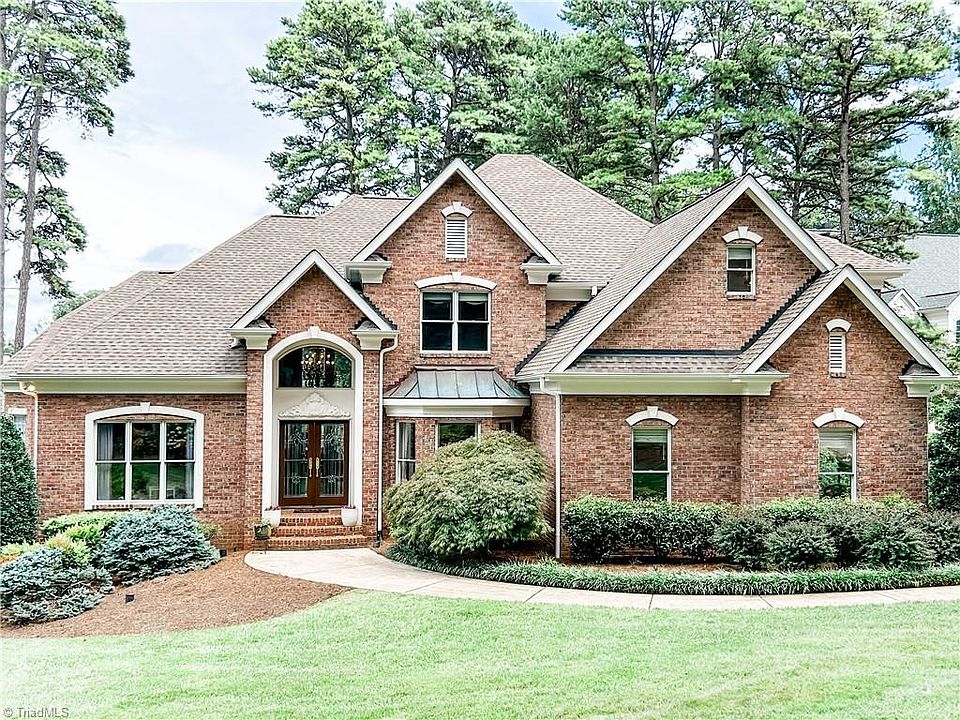 1st image of 145 Kings Crest Dr
