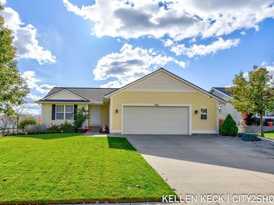 855 Green Meadows Dr, Middleville, MI, 49333