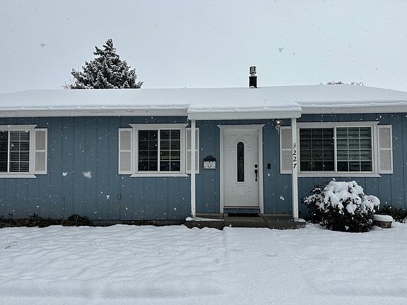 3rd image of 227 Maple St