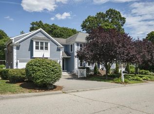 19 Granite Post Ln, Weymouth, MA 02189
