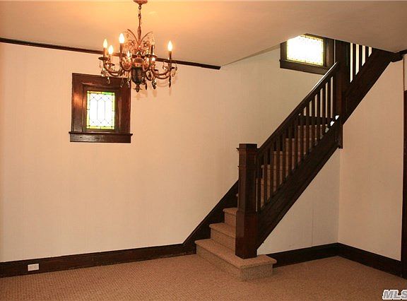4th image of 62 Carman Ave