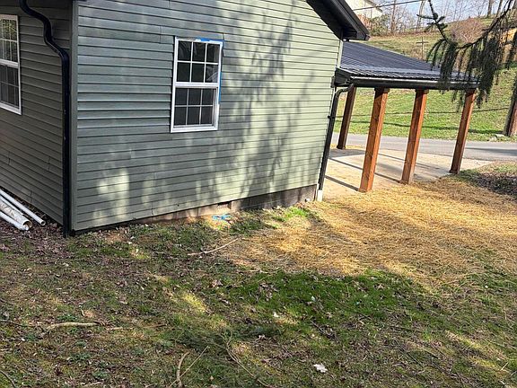 4th image of 150 4th St