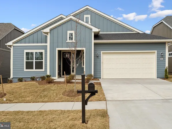 114 Bittern Ct, Lake Frederick, VA 22630