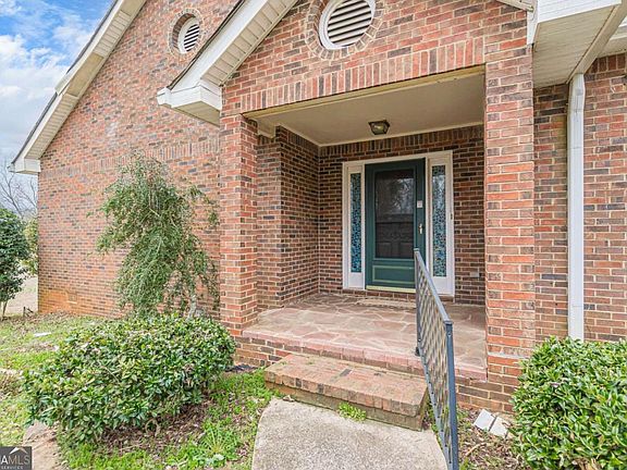 4th image of 1380 Elliott Rd