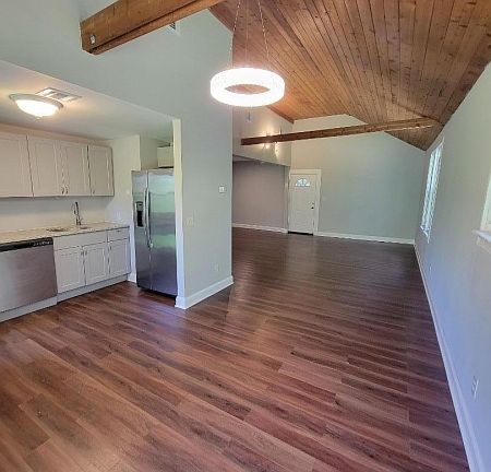 3rd image of 223 Halsey Rd APT 3