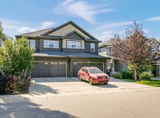 17523 12th Ave SW, Edmonton, AB T6W2B8