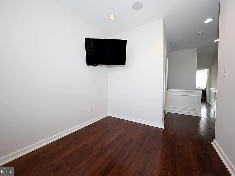 601 Poplar St — Photo 32