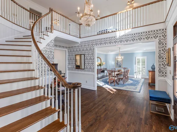 1213 Deborah Dr SE, Huntsville, AL 35801