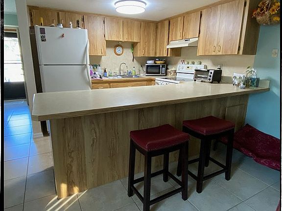 4th image of 63 Village Dr