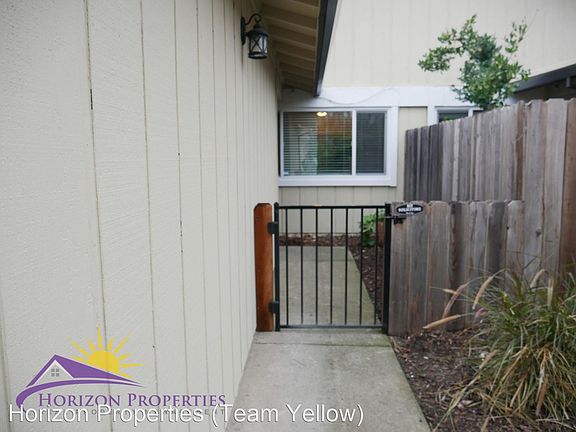 2nd image of 2800 Pepper Oaks Dr
