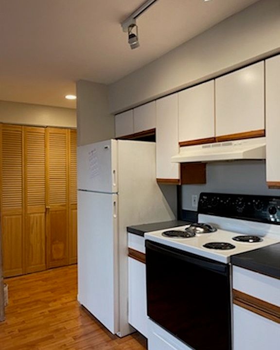 1st image of 11 Roberts St #21