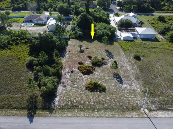 1812 Wells AVE, LEHIGH ACRES, FL 33972
