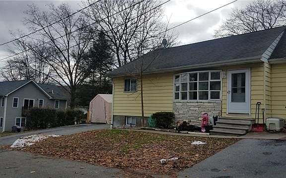 4th image of 3 School House Ln