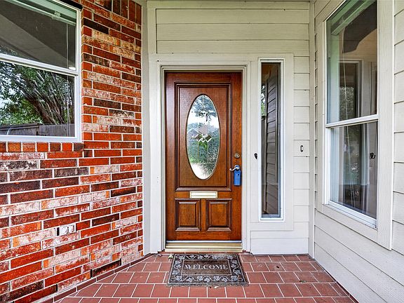 5th image of 1308 Modena Dr