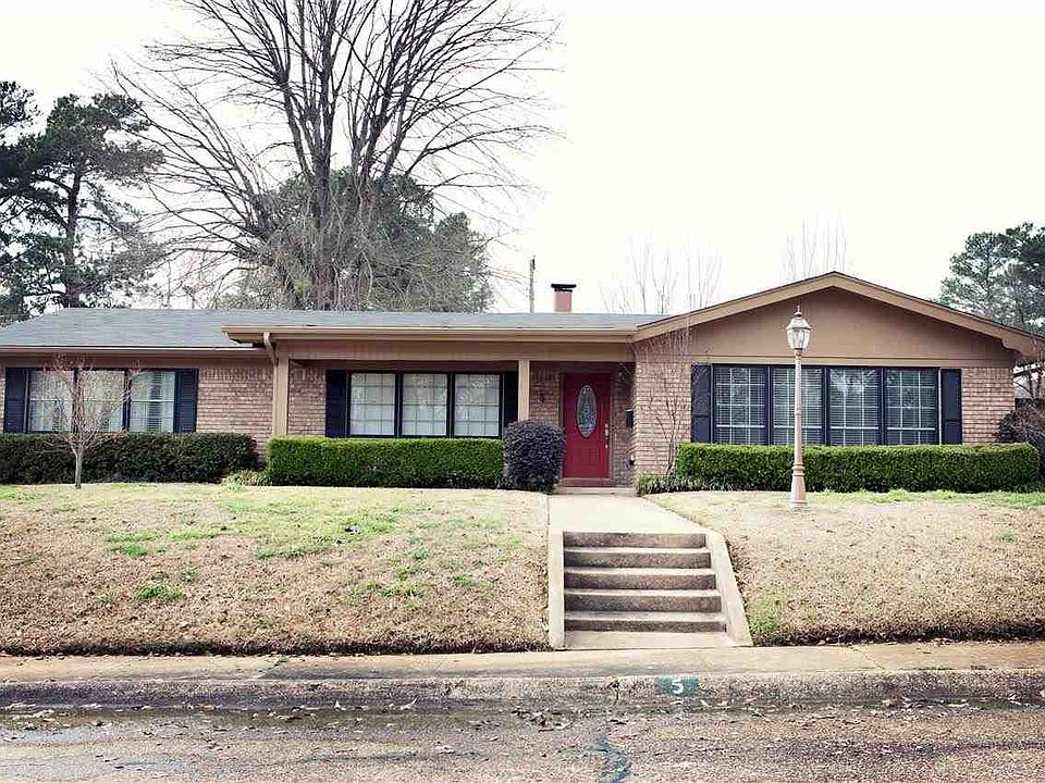 1st image of 5 Evergreen Dr