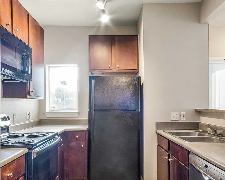 1901 Crossing Pl #2302 — Photo 3