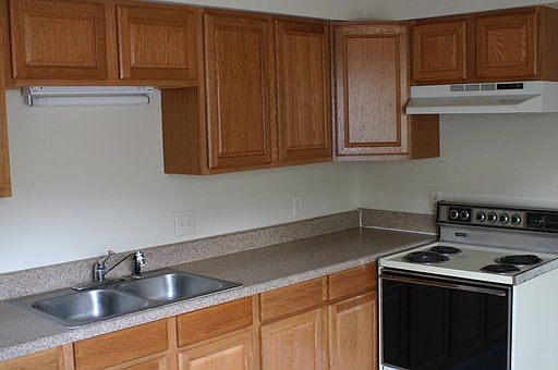 2nd image of 13 Oak Forest Ln APT B