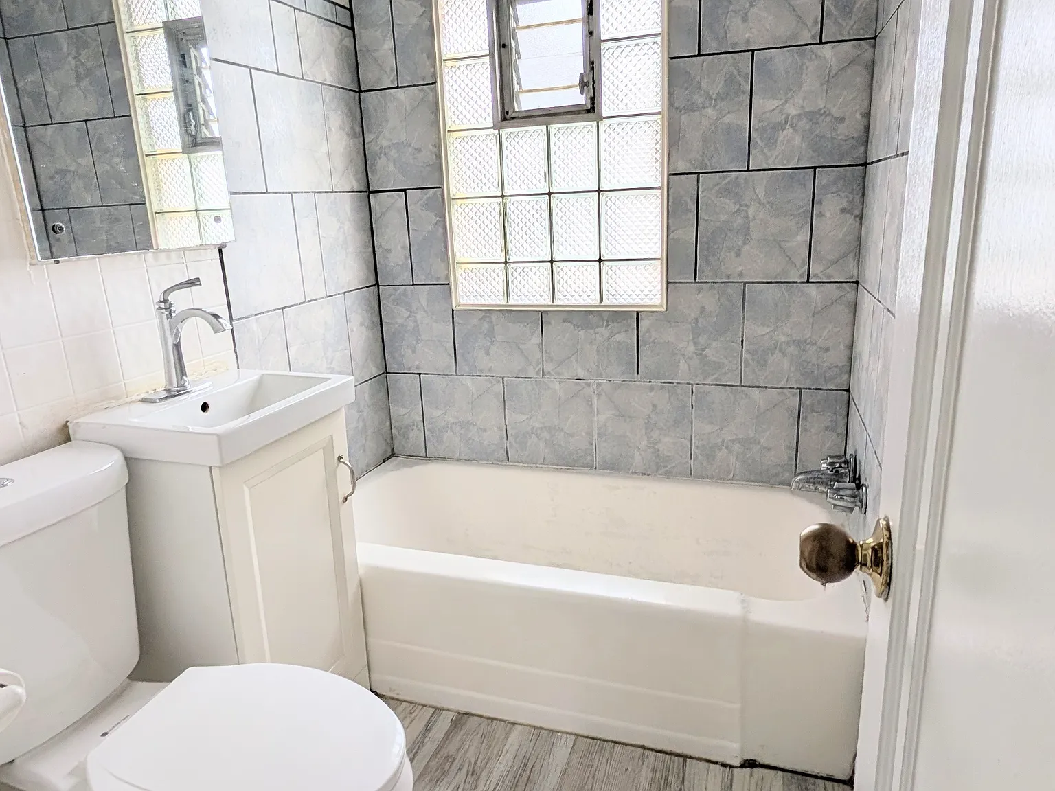 2 bed, 900 sqft, $1,195 — Photo 3