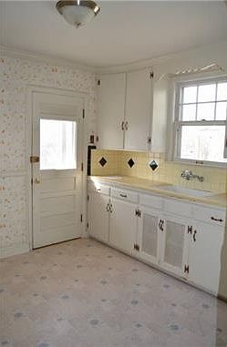 4th image of 1815 E 76th St