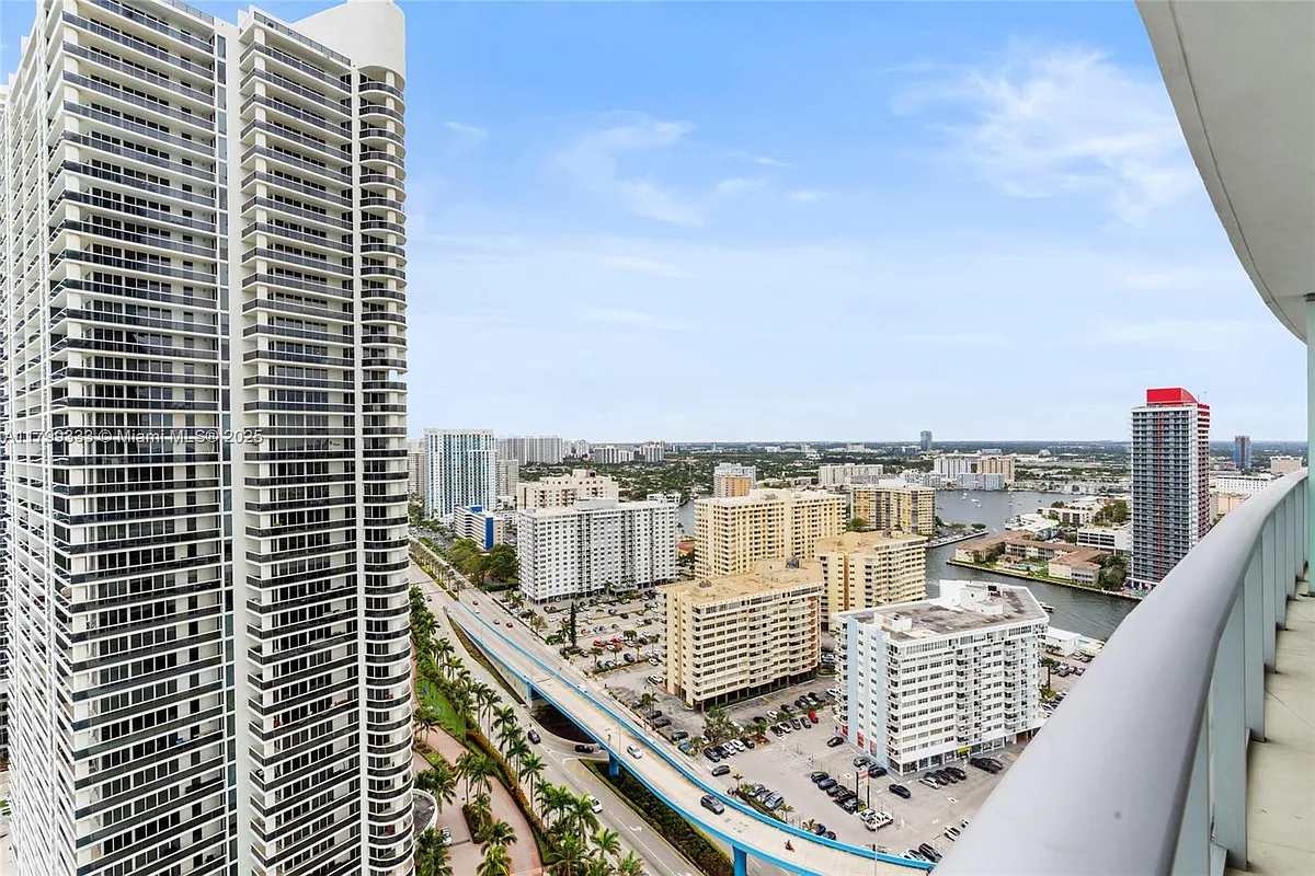 Building Photo - 4111 S Ocean Dr #2307