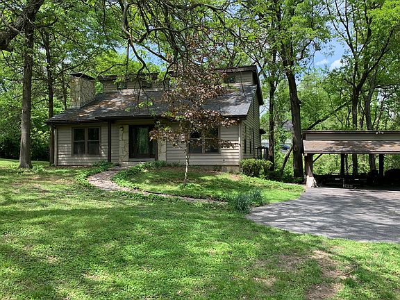 2nd image of 835 Yosemite Dr