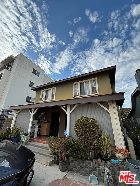 3055 W 12th Pl