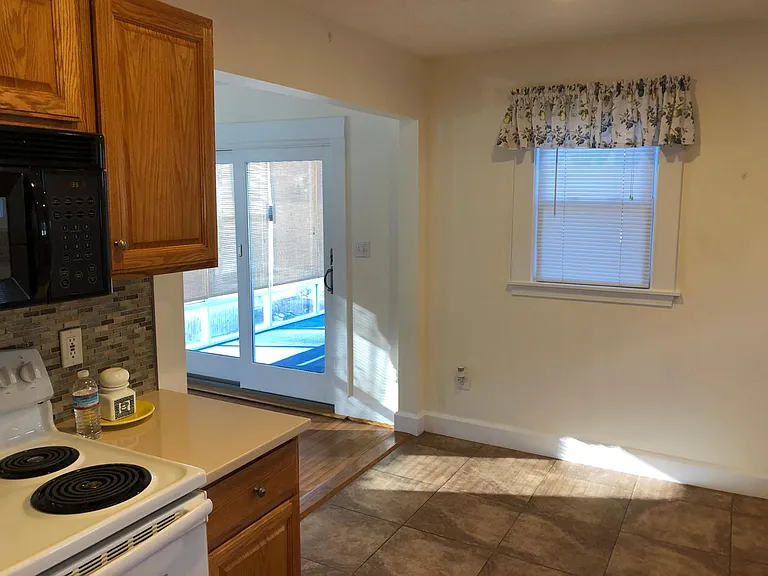 16 Poplar St — Photo 13