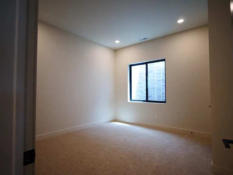 1241 E Wildflower Cir — Photo 15