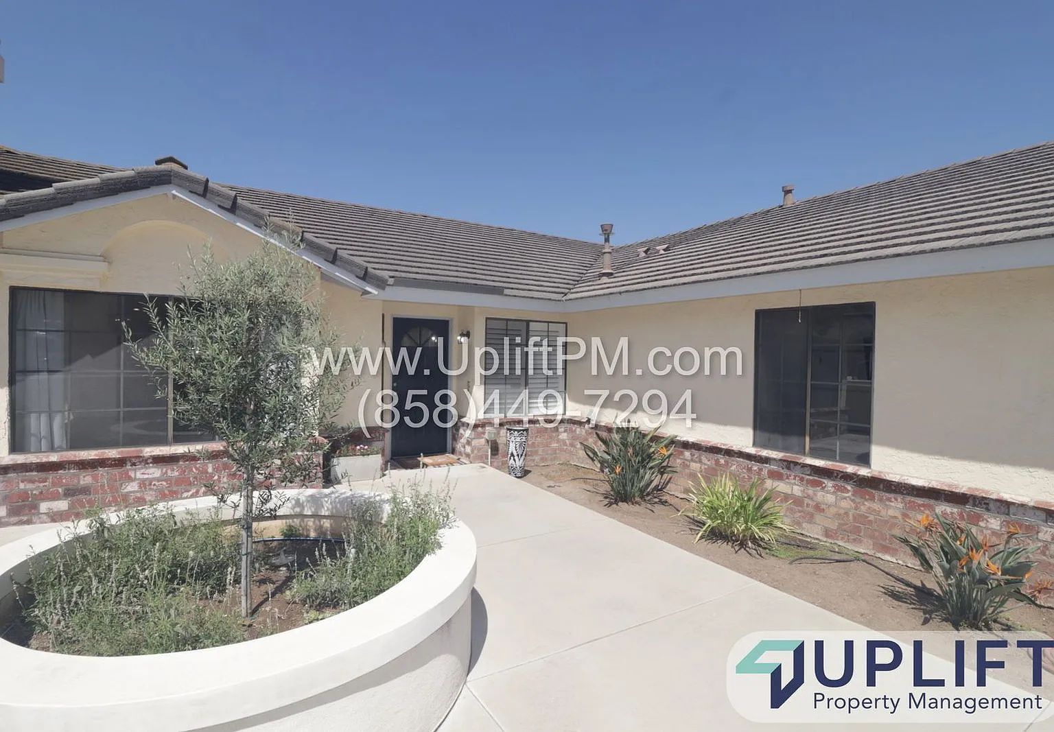 5 bed, 3.0 bath, 2614 sqft, $5,900 — Photo 3