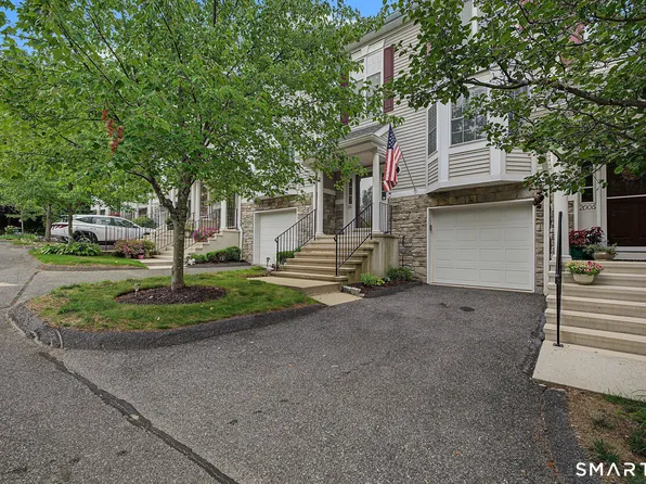 2005 Heartwood Lane #2005, Danbury, CT 06811