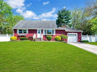 18 Lehigh Ave, Centereach, NY 11720