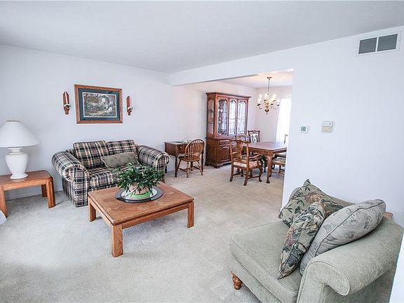 4th image of 38 Hutton Cir
