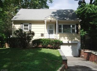 25 Preston Dr, Livingston, NJ 07039