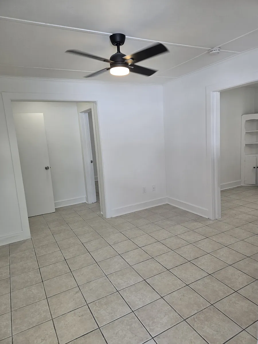 Building Photo - 806 Catherine St #1A