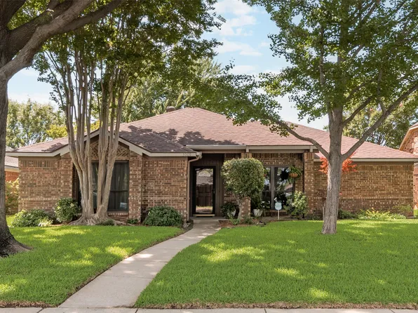 3009 Sierra Dr, Carrollton, TX 75007