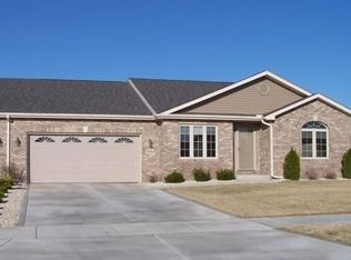 9950 Hart St, Saint John, IN 46373