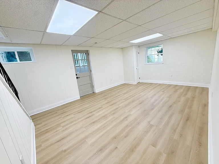 9398 Paulskirk Dr — Photo 26