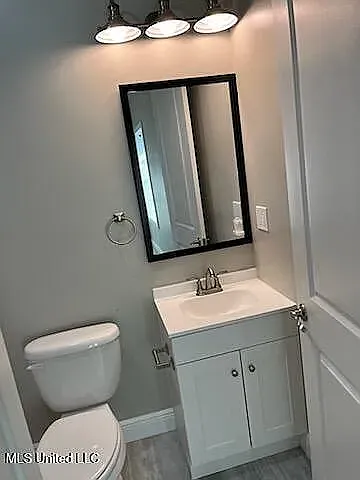 902 Howard Ave #9 — Photo 18