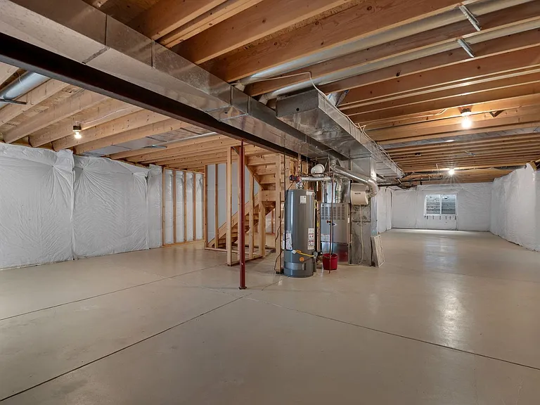 2420 Regal View Ct — Photo 40