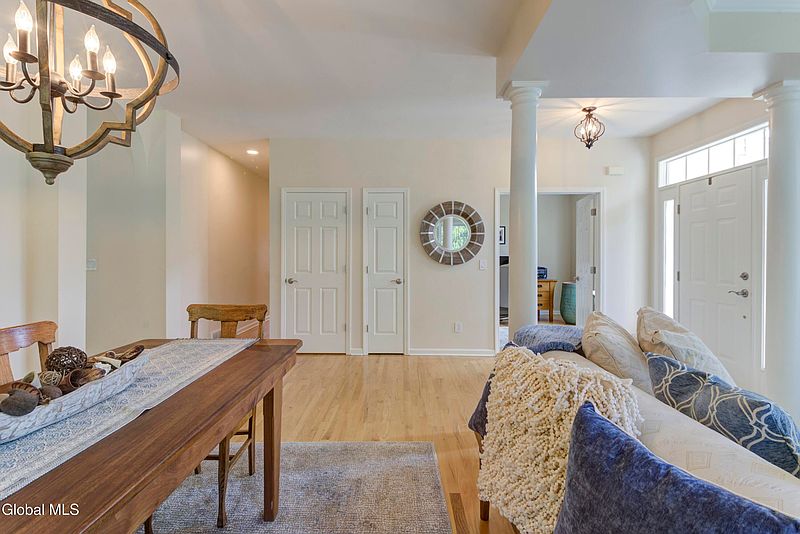 5th image of 4 Sawyer Place