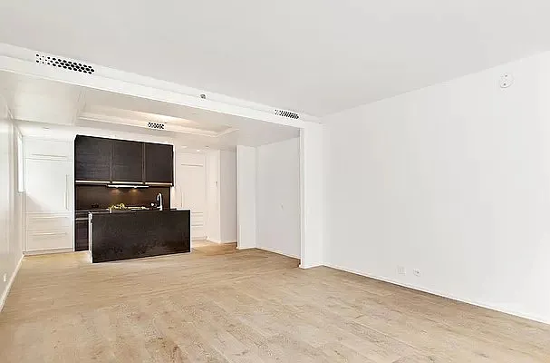 Sold by New York Casas Ltd. | media 2