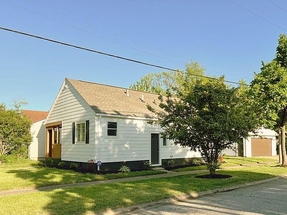 2nd image of 18917 Parkmount Ave