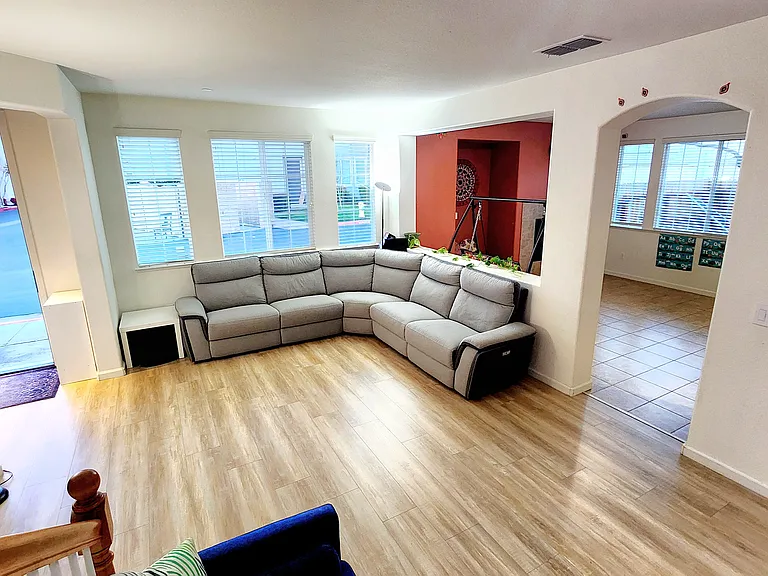403 Ferry Cir — Photo 3