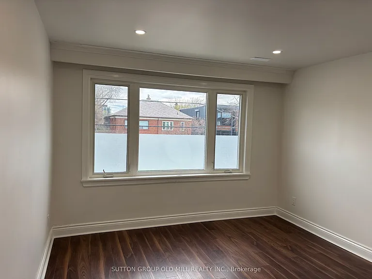 85A Evans Ave #UPPER — Photo 8