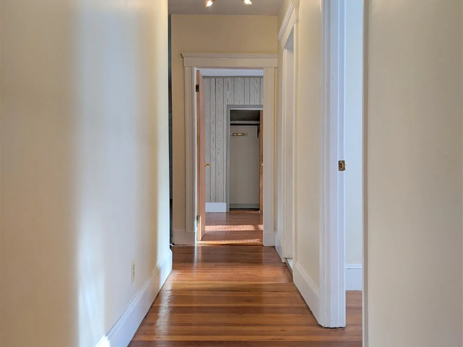 2 bed, $3,200 — Photo 4
