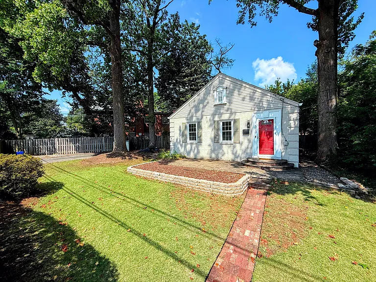 513 Schuyler Rd — Photo 2
